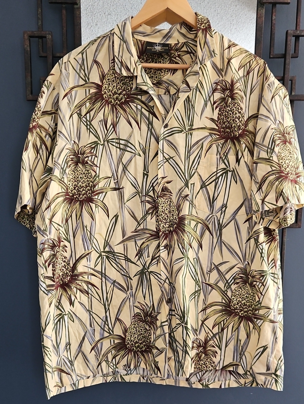 Vintage Royal Creations Size XL Mens Hawaiian Shirt Pineapple Print Cotton